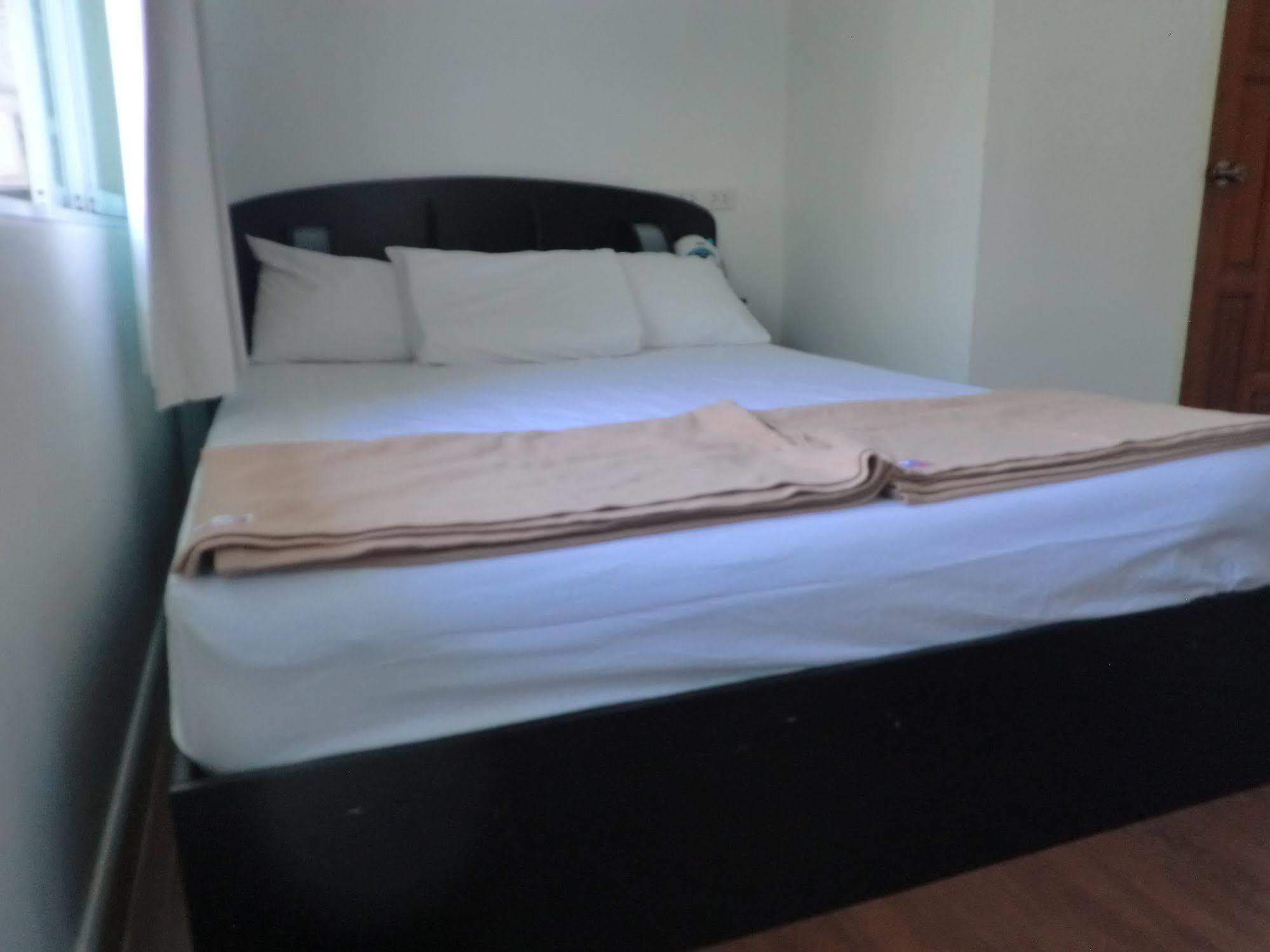 Baan Paan Sook Unitato Hostel Μπανγκόκ Εξωτερικό φωτογραφία